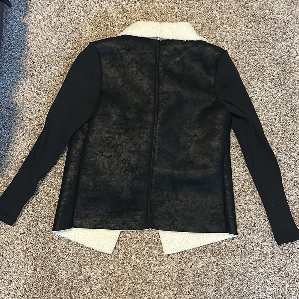 Windsor Fluffy Jacket - Picture 2 of 3